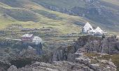 25 Zoom sui rifugi Cazzaniga e Nicola